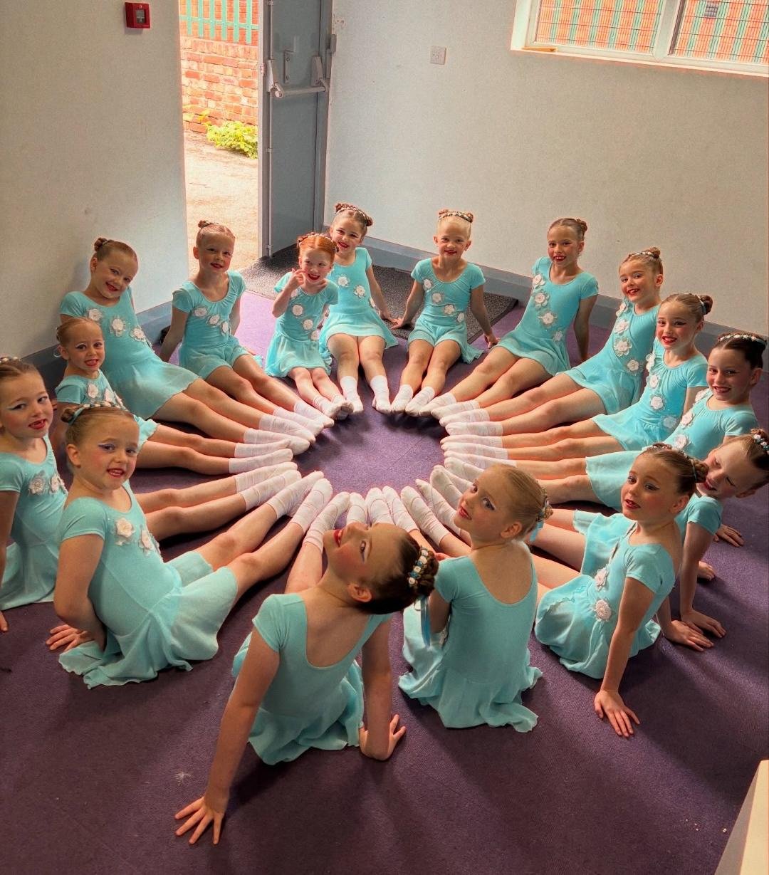 Ballet dancers practicing
